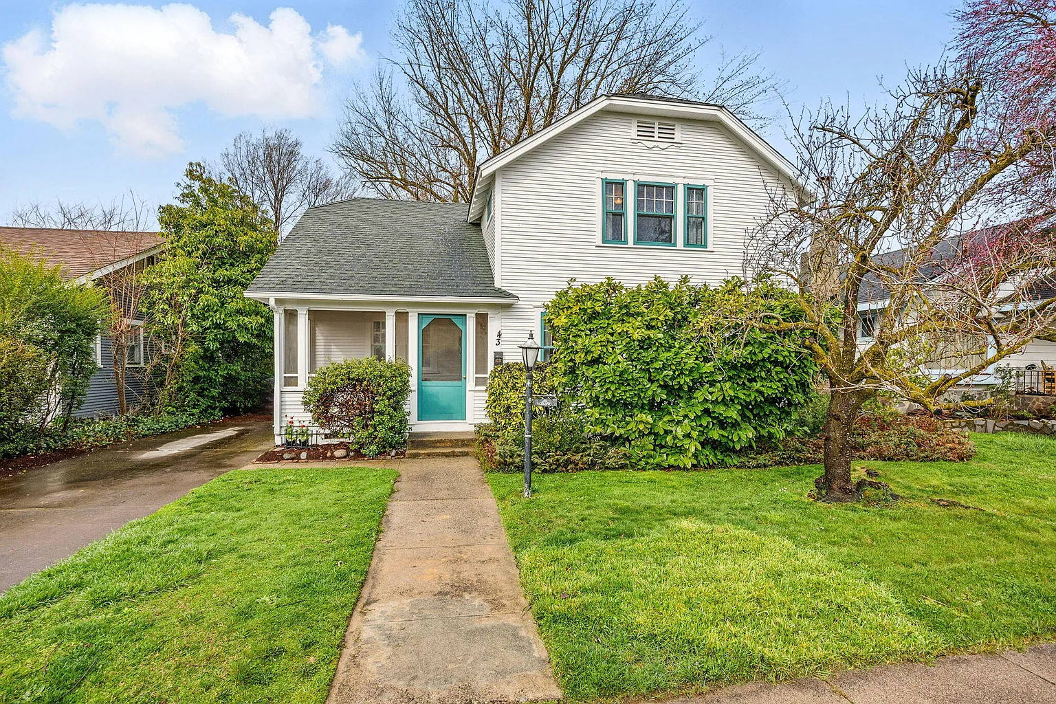 43 Rose Ave photo 1