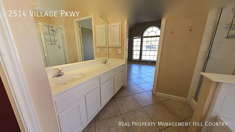 3 Bedroom 2 Bathroom with Covered Deck — Photo 4