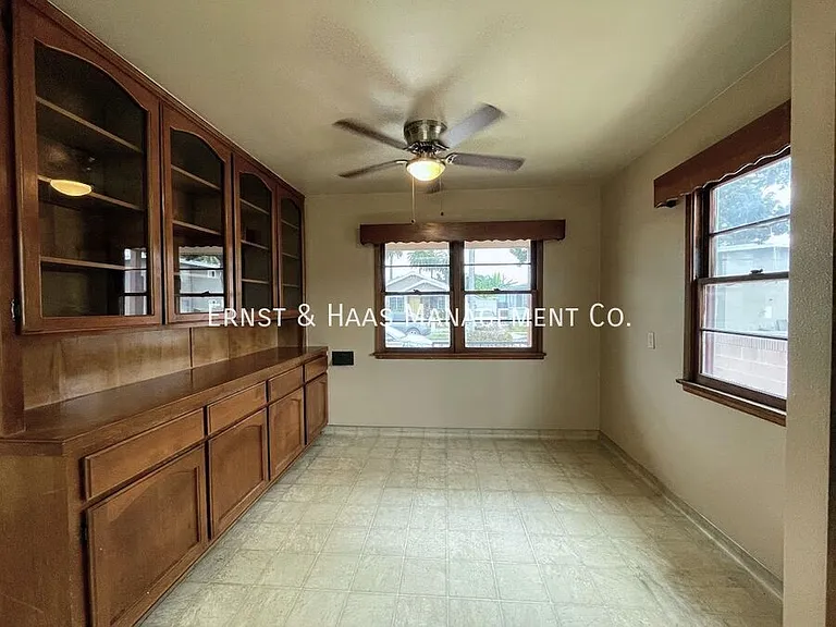5821 John Ave — Photo 9