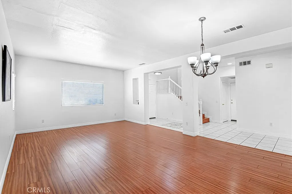 4 bed, 2.5 bath, 2905 sqft, $3,199 — Photo 3
