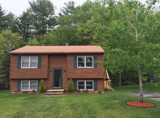 7 Barrows Dr, Topsham, ME 04086