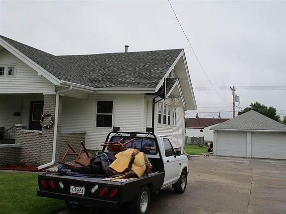 2nd image of 209 E Hale St