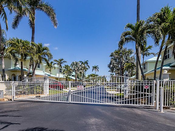 2nd image of 117 Barefoot Cove