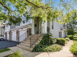 2278 Scott Ln, Aurora, IL 60502