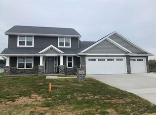 150 Purple Sage Dr, Green Bay, WI 54311