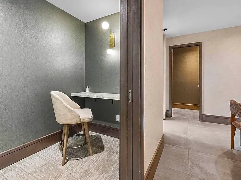 262 9th St #Penthouse 902 — Photo 25