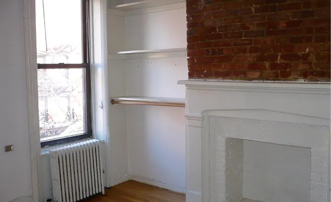 Rented by Realty Advisors Group | media 40