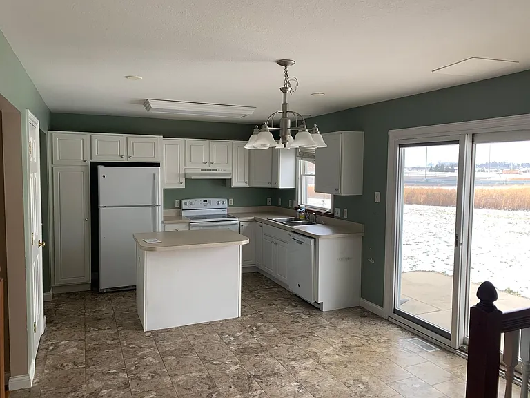 1805 Whispering Way — Photo 4