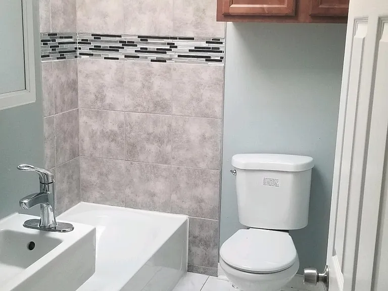 2704 W Lanvale St — Photo 14