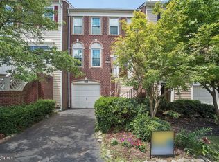 6830 McLean Province Cir, Falls Church, VA 22043