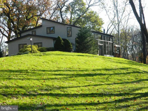 580 Valley Park Rd, Phoenixville, PA 19460