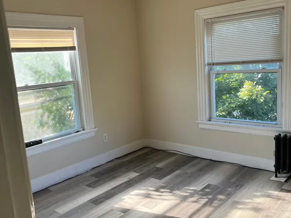 95 Massachusetts Ave #2, Providence, RI 02905