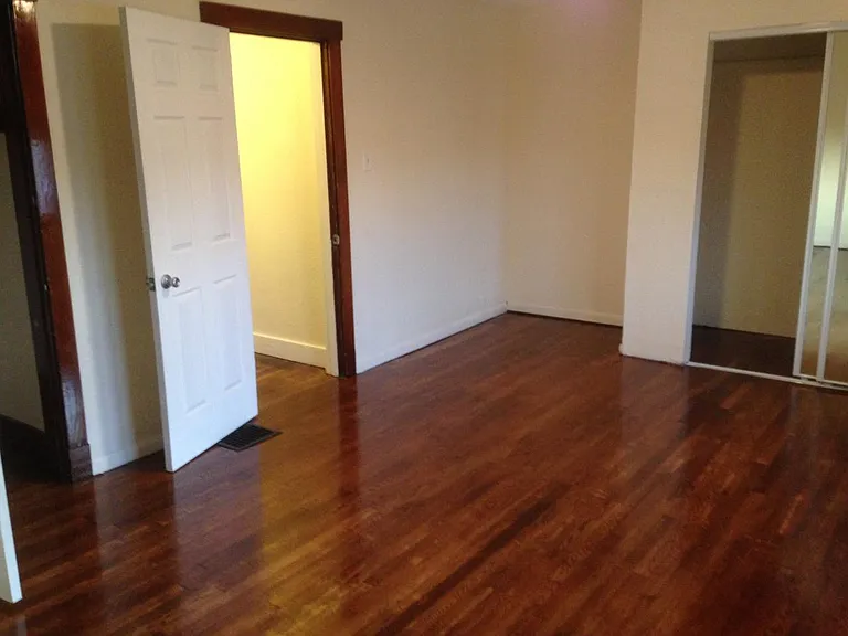 1731 Broadway Ave — Photo 8