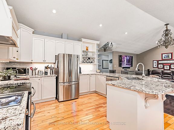 4th image of 2 Alexandra Ln