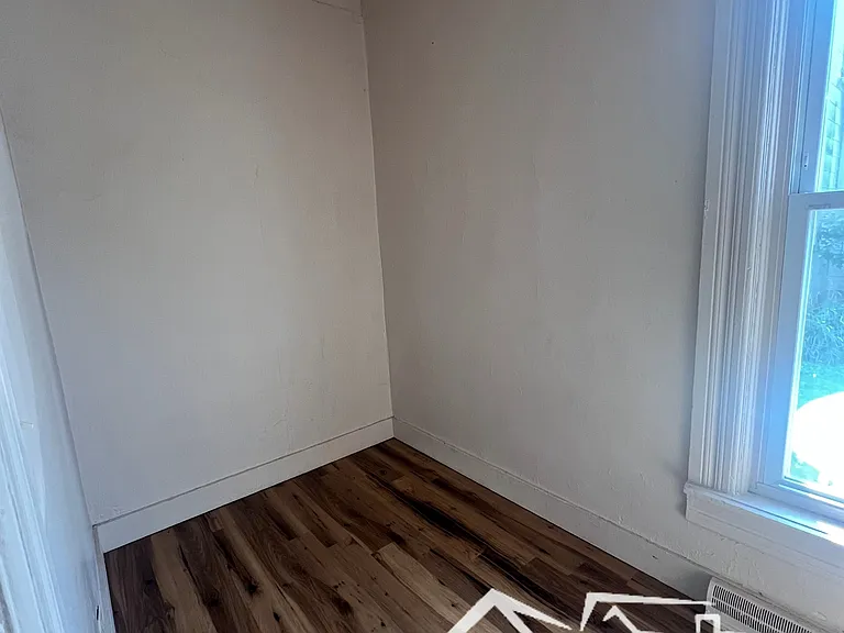 330 W 10th Ave #A — Photo 3