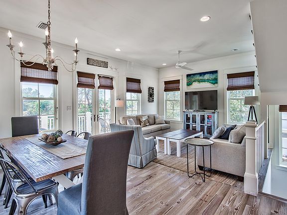 3rd image of 165 Sand Oaks Cir