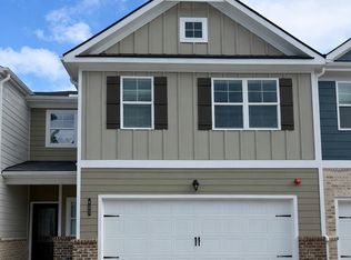 422 Lanier Cir, Woodstock, GA 30189