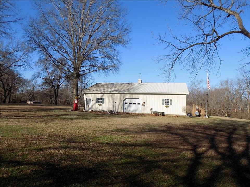 2nd image of 1200 S Lincoln St