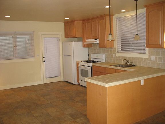 2nd image of 845 21st St