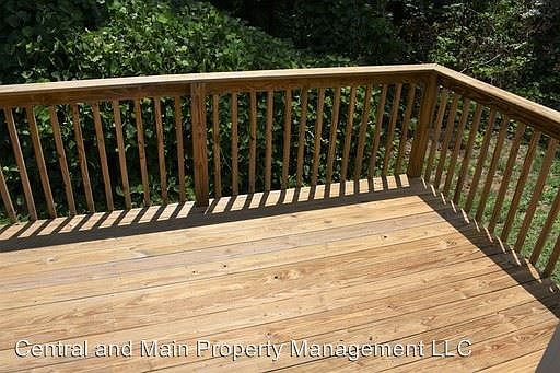 2nd image of 5802 Metropolitan Way