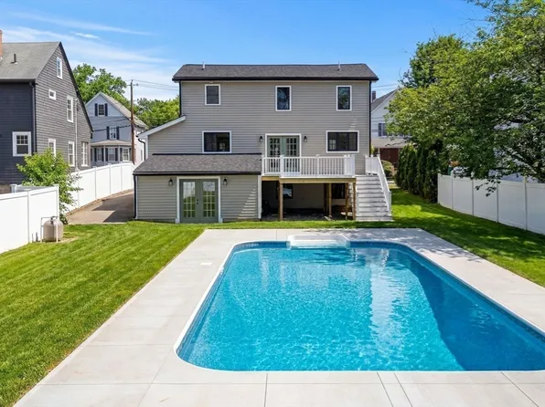 193 Park St, Stoneham, MA 02180