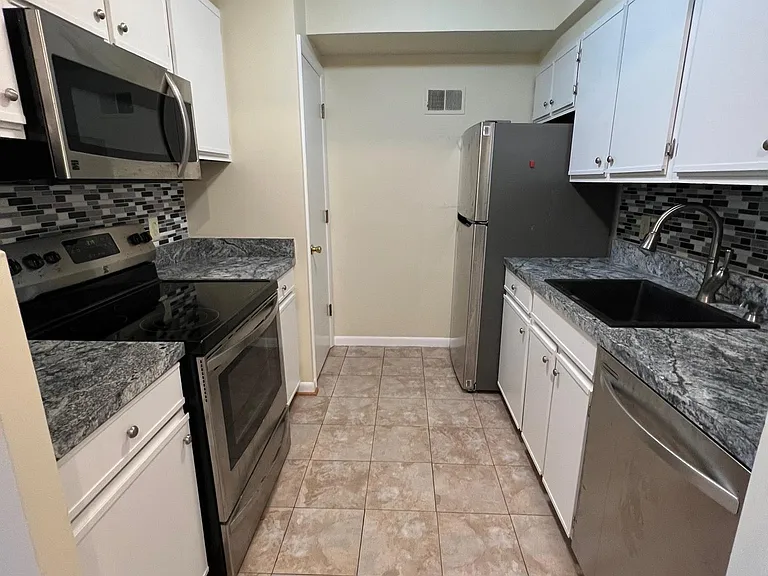 125 Turtle Creek Rd #12 — Photo 6