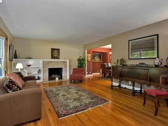 4th image of 931 Kensington Dr