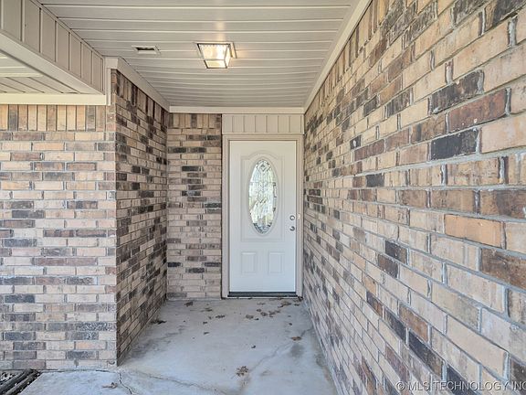 3rd image of 4745 N Walnut Dr