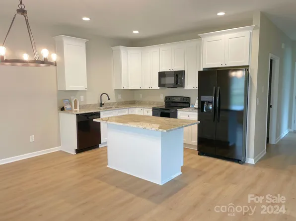 3130 Celia Ave, Charlotte, NC 28216