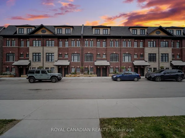 20 Lunar Cres #29, Mississauga, ON L5M 2R5
