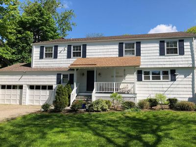 19 Old Club House Rd, Old Greenwich, CT, 06870