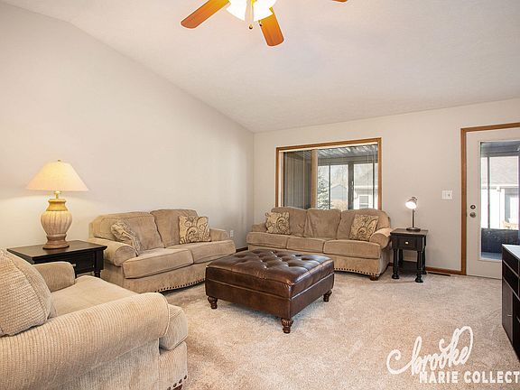 3rd image of 4697 Rockvalley Dr NE
