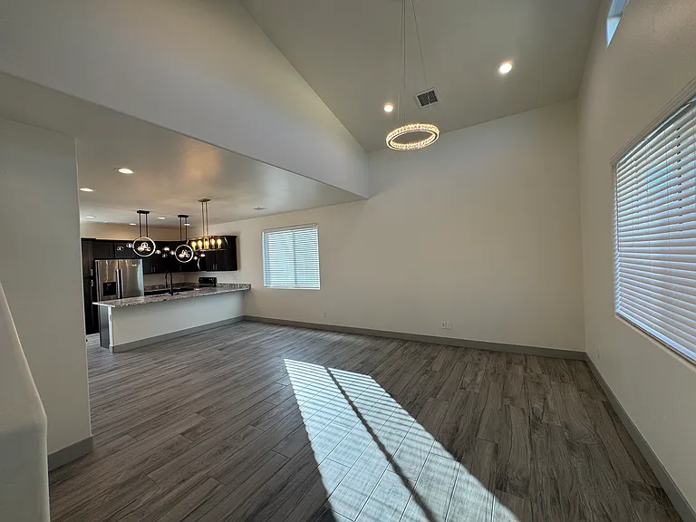 3112 N Navajo Dr #3 — Photo 3