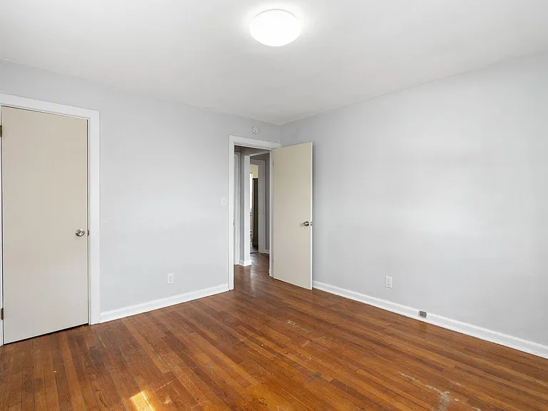 318 34th 1/2 St #A — Photo 9