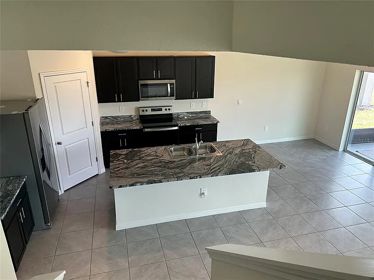 17218 Reserva Dr — Photo 32