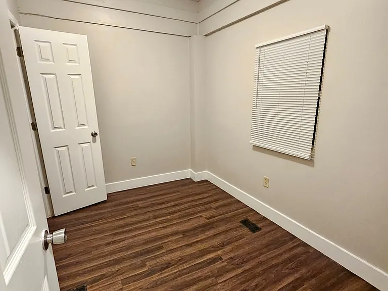 308 Cedar Cir — Photo 8