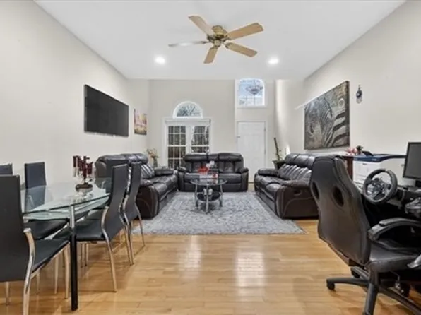 1 Knowlton Cir #1, Upton, MA 01568