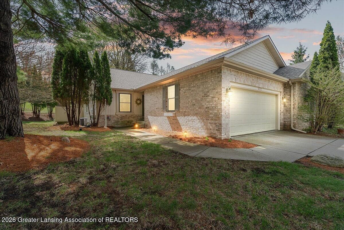 6212 E Timber View Dr