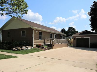 9704 Illinois St, Hebron, IL, 60034