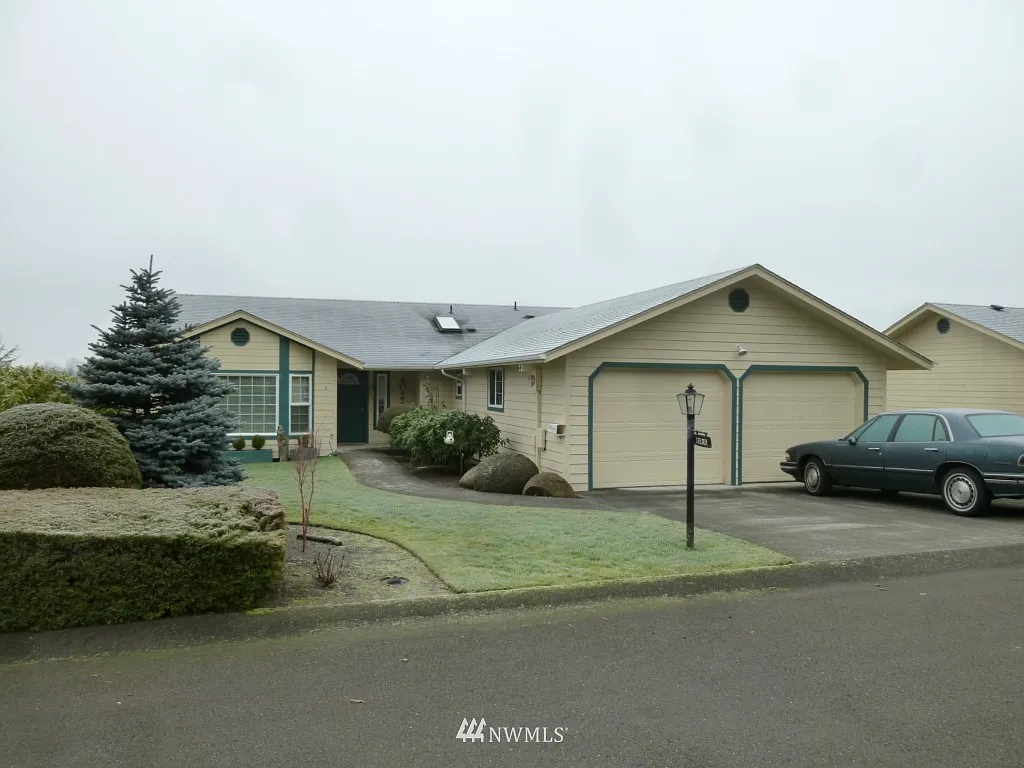 202 EB Browning Drive photo 1