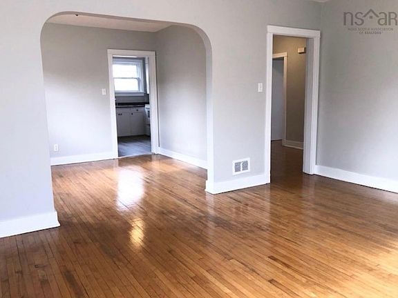 5th image of 6 McLean St