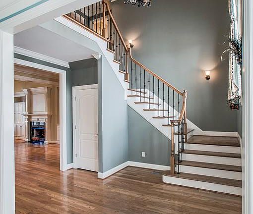 5th image of 305 Canton Stone Dr