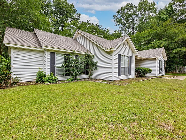 105 Foxwood Ct — Photo 4