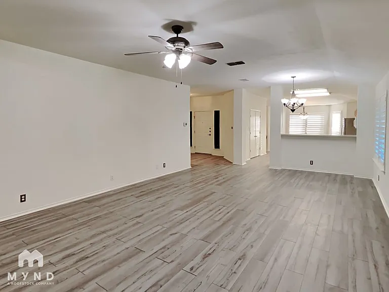 4611 Echo Lake Dr — Photo 9