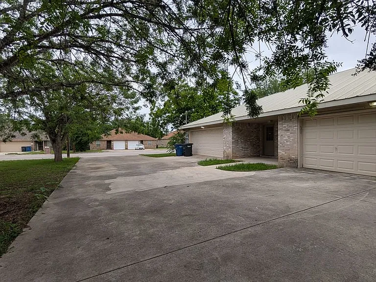 1134 Misty Acres Dr — Photo 40