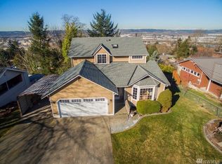 827 Alvord Ave N, Kent, WA 98031