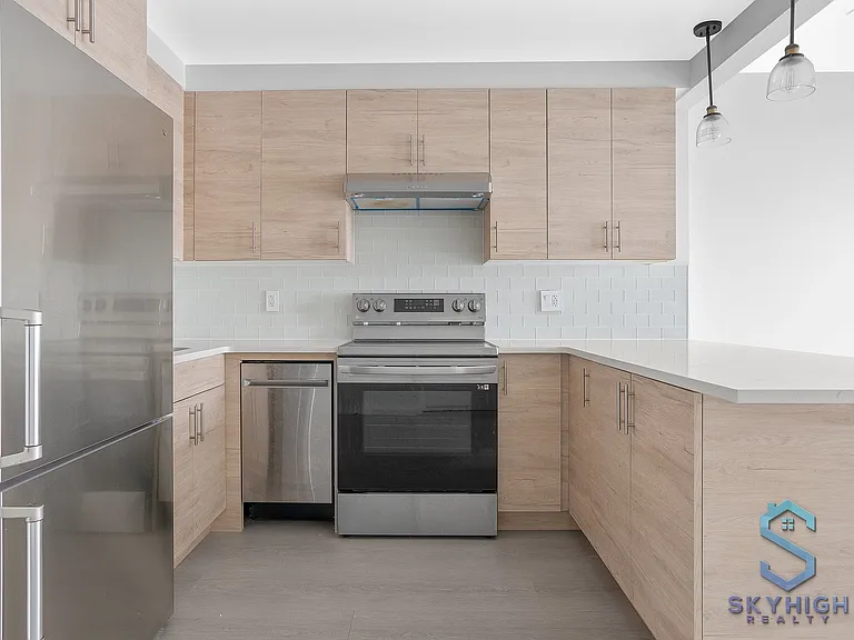 4308 52nd St #604 — Photo 3