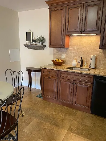 1 bed, 1.0 bath, $2,100 — Photo 4