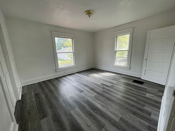 5th image of 225 N 10th St #1/2
