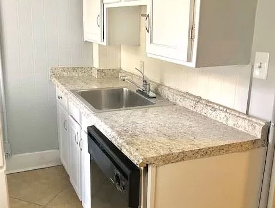 1st image of 1026 S 3rd St APT 9